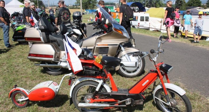 Březenská pouť a motosraz Poláky (92).JPG